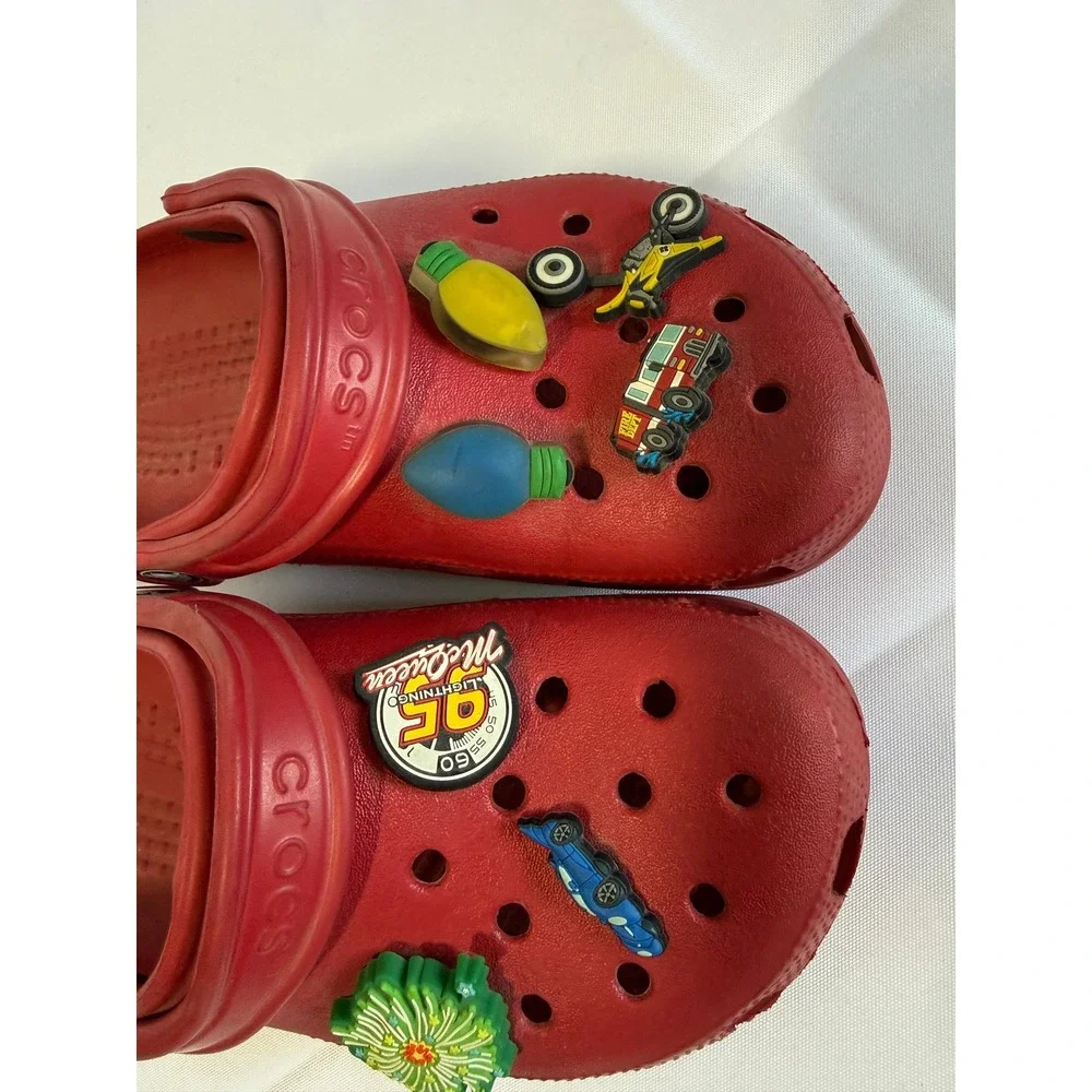 Crocs Classic Clogs Red W/ Jibbitz Mens 6 Womens 8 Slip On Casual